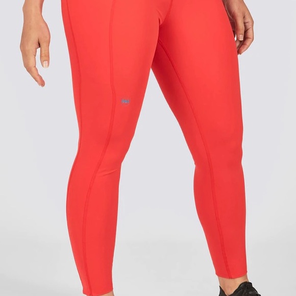 Janji Groundwork Tight in “Cardinal” - Picture 6 of 6